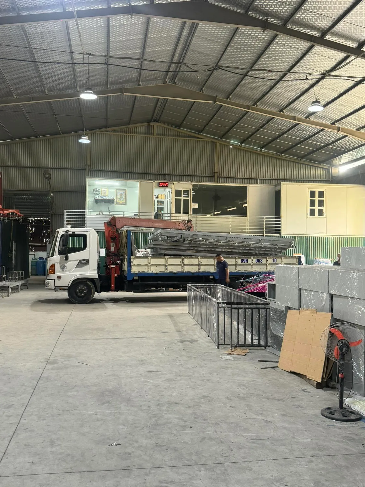 Lắp đặt máy & Cẩu máy xưởng - Xe cẩu Giang Khôi Hưng Yên